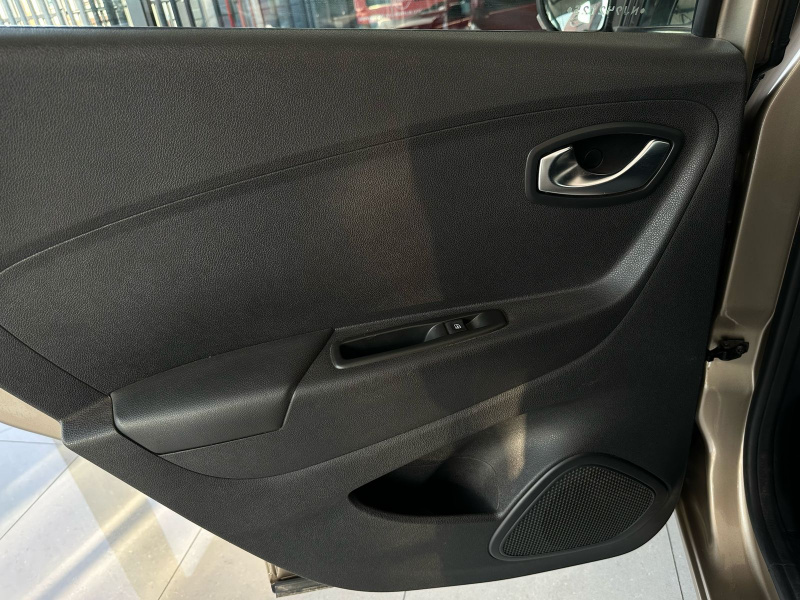 Renault Captur  5 pts. Iconic, TA, piel, GPS, RA-18 2022